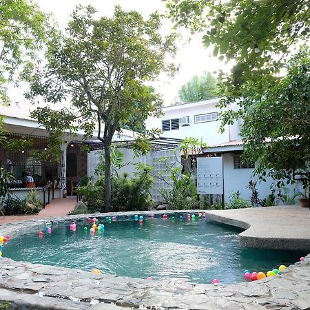 Mad Monkey Dumaguete Hostel Dumaguete City Exterior foto