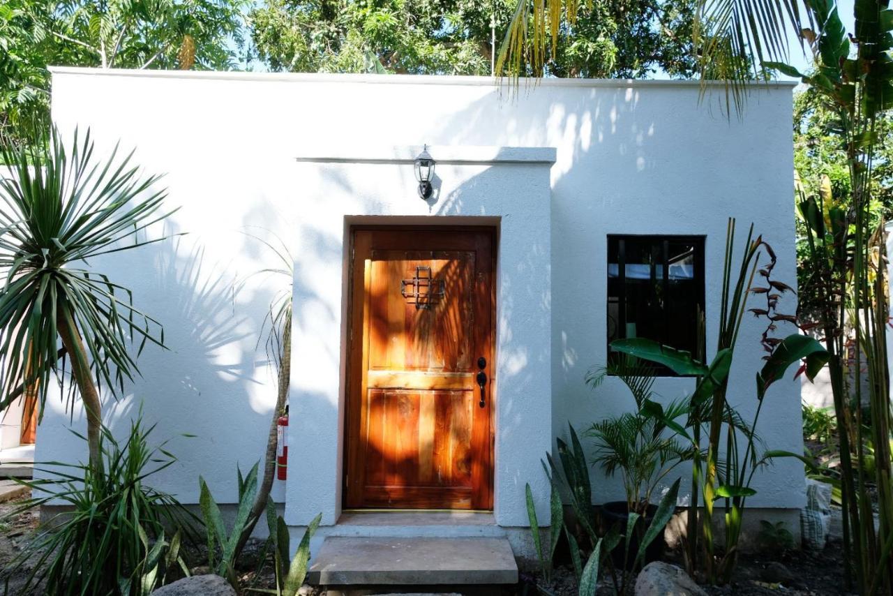 Mad Monkey Dumaguete Hostel Dumaguete City Exterior foto