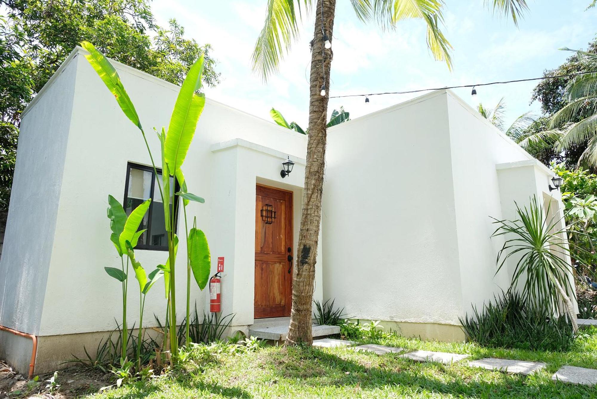 Mad Monkey Dumaguete Hostel Dumaguete City Exterior foto