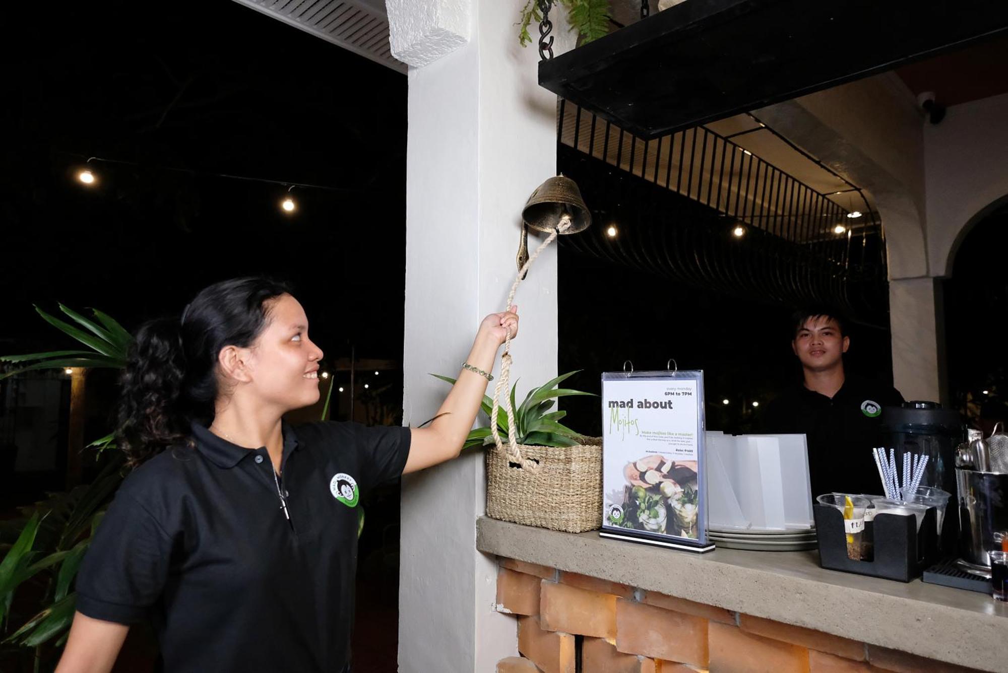 Mad Monkey Dumaguete Hostel Dumaguete City Exterior foto